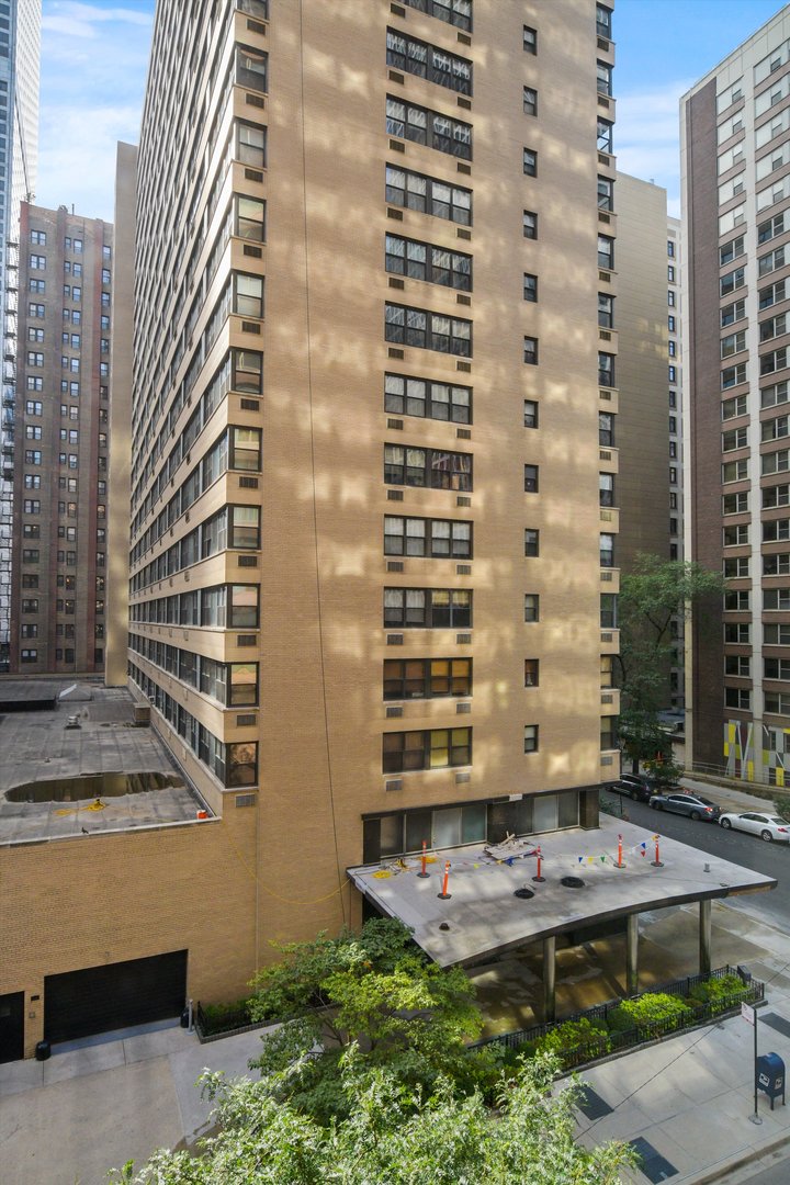 247 East Chestnut Street, Unit 504, Chicago, IL 60611 Compass