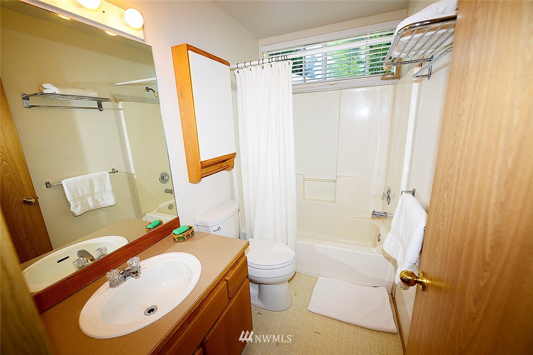 8912 238th Street Southwest, Unit 8 Edmonds, WA 98026 - Photo 15 of 19 Gallery Image 15