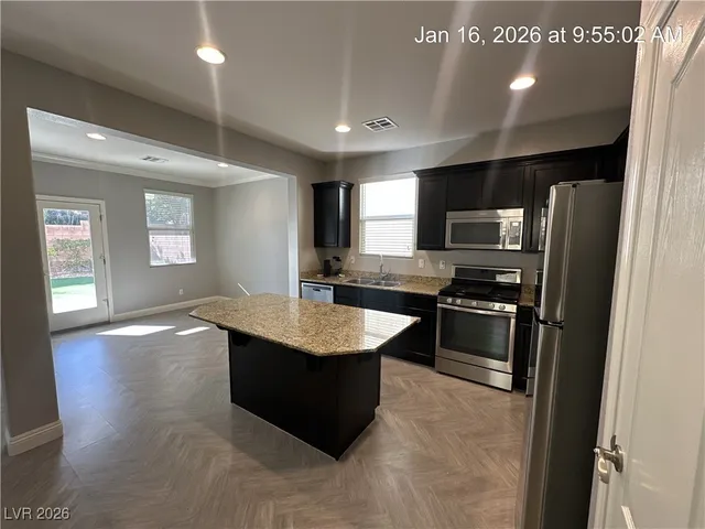 $2,000 | 7535 Earnshaw Avenue, Las Vegas, NV 89179