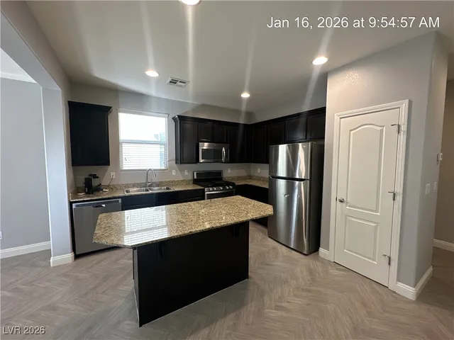 $2,000 | 7535 Earnshaw Avenue, Las Vegas, NV 89179