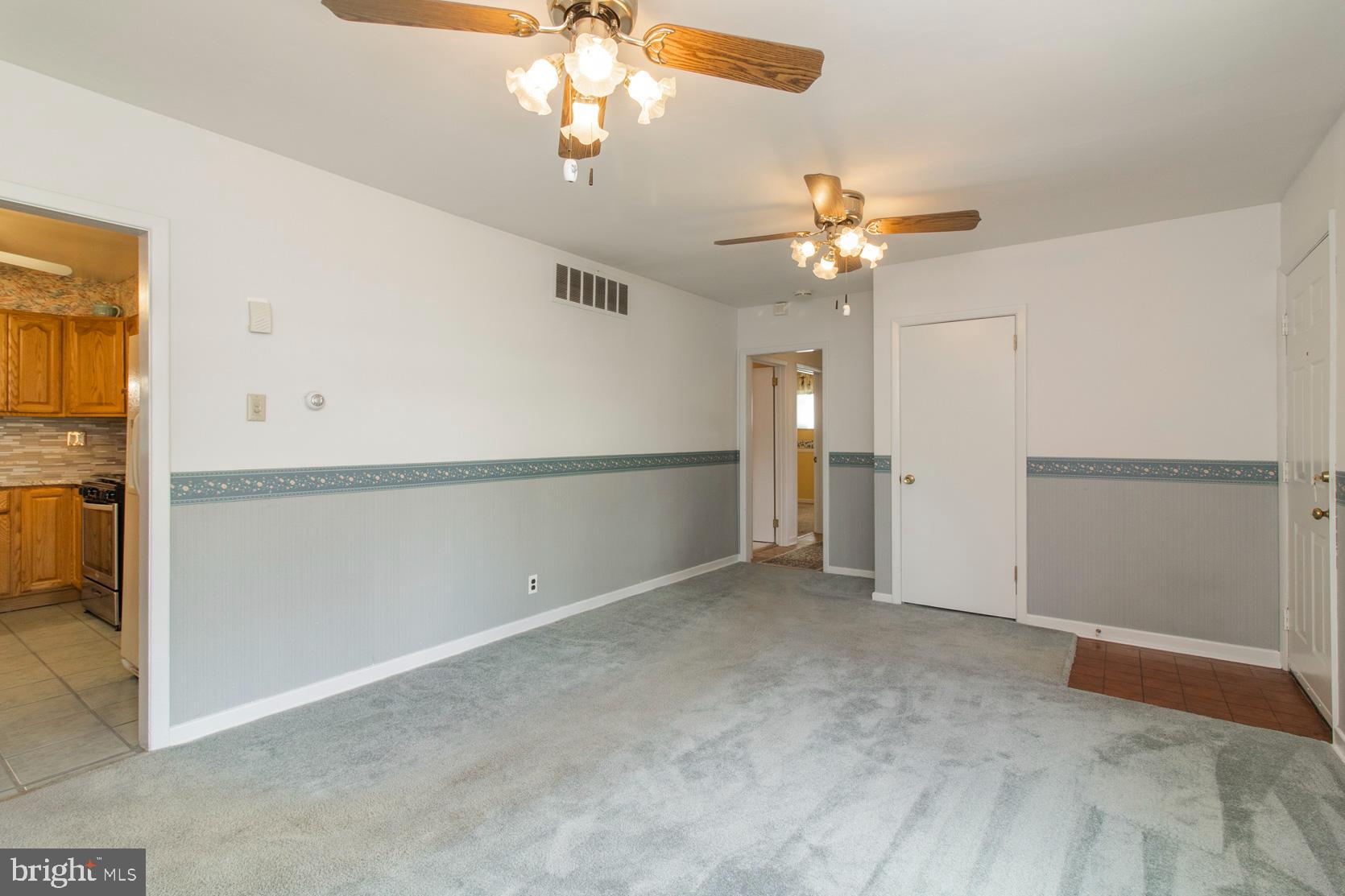 740 Locust Road Warminster, PA 18974 - Photo 7 of 34