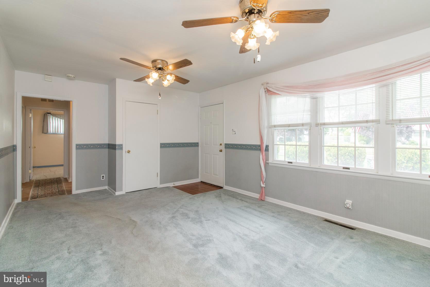 740 Locust Road Warminster, PA 18974 - Photo 8 of 34