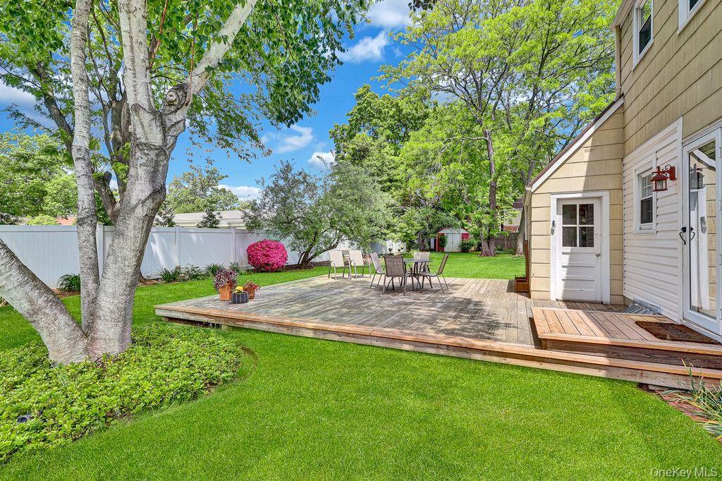 5 Newell Road Merrick, NY 11566 - Photo 19 of 19 a small garden in the middle of a house