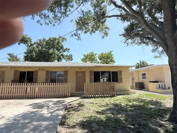 $1,600 | 5541 Lown Street North, Unit SOUTH, St. Petersburg, FL 33714