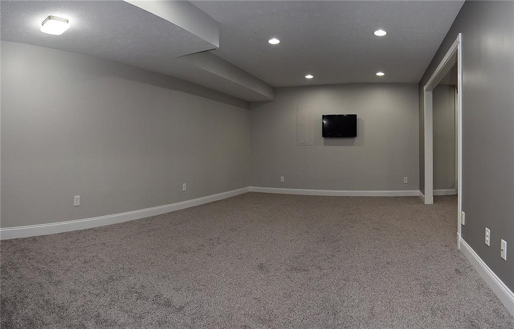9687 Decatur Drive Indianapolis, IN 46256 - Photo 25 of 39 Gallery Image 25