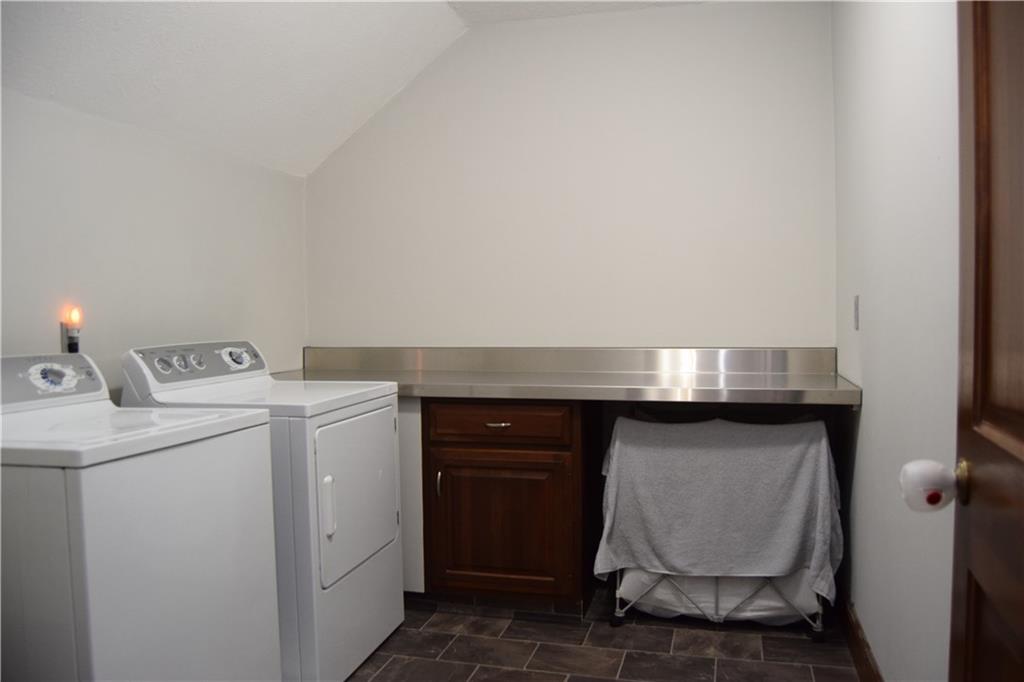 9687 Decatur Drive Indianapolis, IN 46256 - Photo 28 of 39 Gallery Image 28