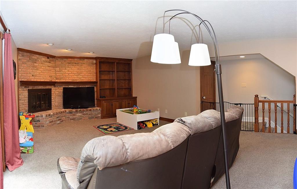 9687 Decatur Drive Indianapolis, IN 46256 - Photo 7 of 39 Gallery Image 7