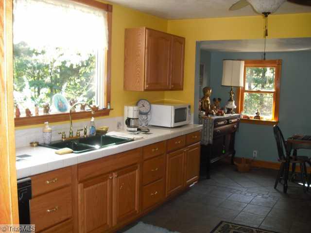 271 Moser Road King, NC 27021 - Photo 4 of 16 Kitchen.