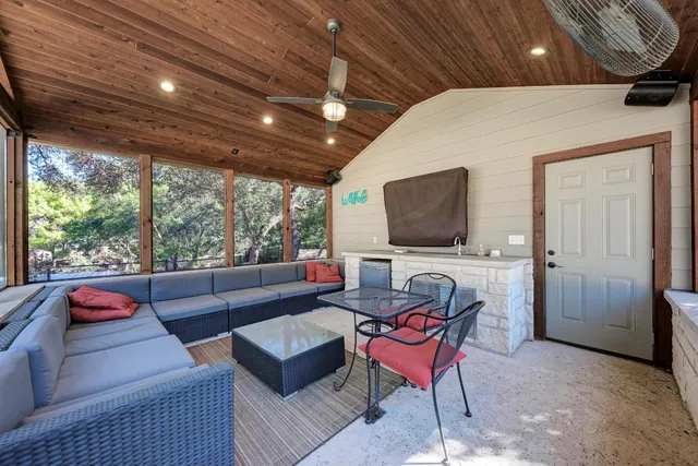 $895,000 | 1113 County Road 132B, Kingsland, TX 78639