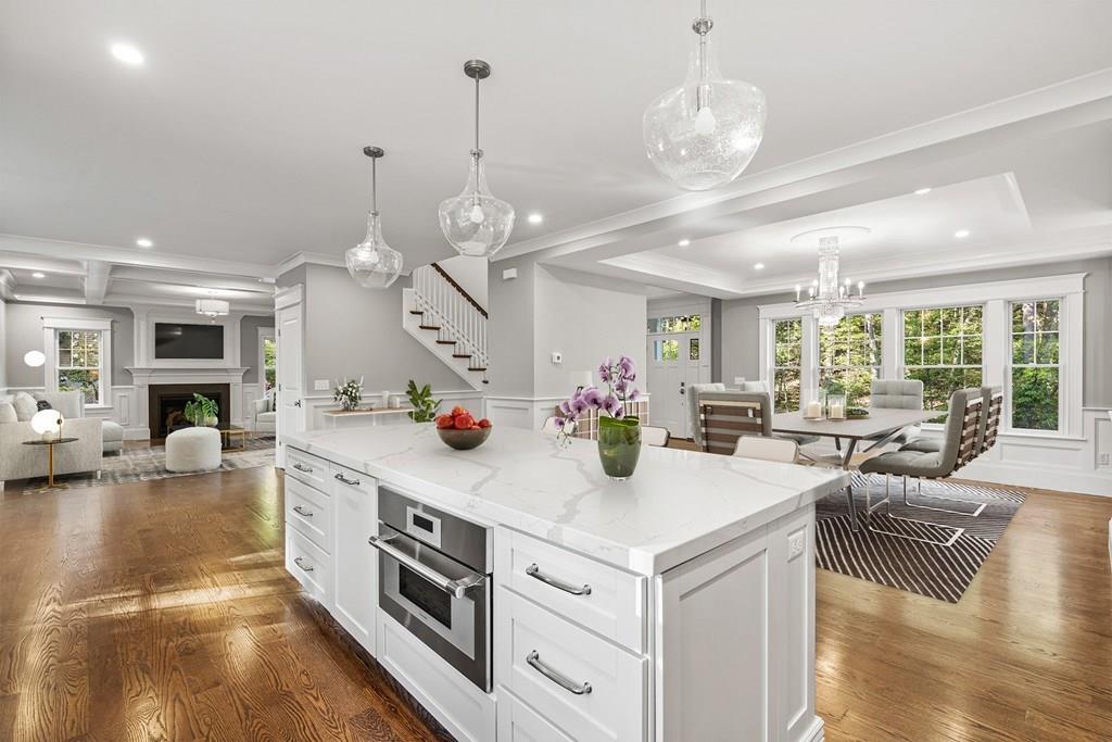 432 South Border Road Winchester, MA 01890 - Photo 8 of 40