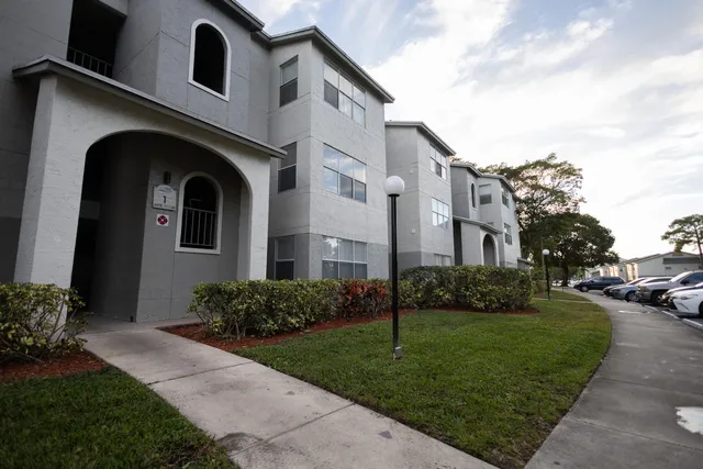 $1,650 | 1401 Village Boulevard, Unit 133, West Palm Beach, FL 33409