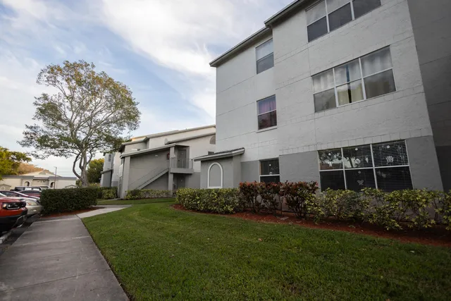 $1,650 | 1401 Village Boulevard, Unit 133, West Palm Beach, FL 33409