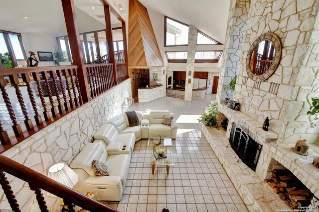 $1,500,000 | 17050 Sunridge Point, Helotes, TX 78023