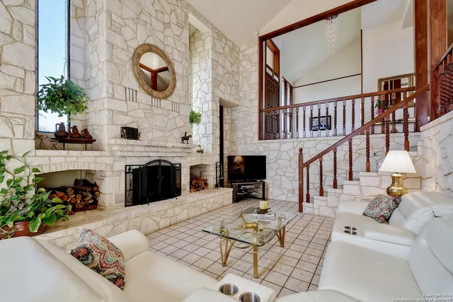 $1,500,000 | 17050 Sunridge Point, Helotes, TX 78023