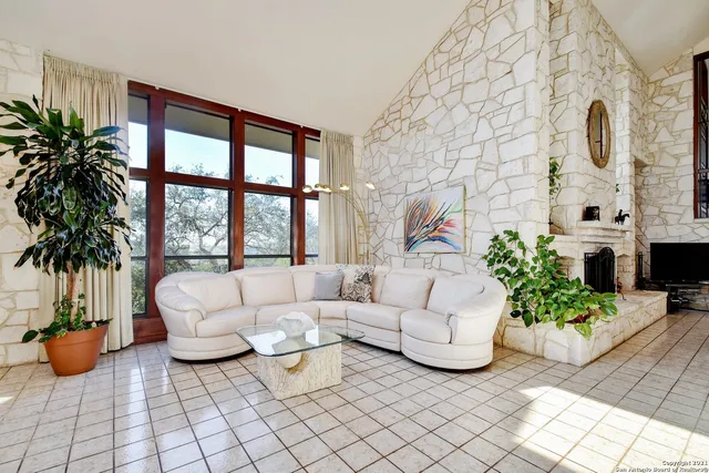 $1,500,000 | 17050 Sunridge Point, Helotes, TX 78023