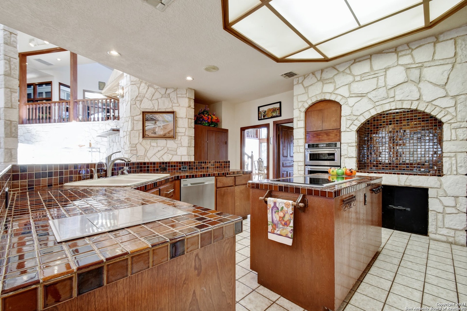 17050 Sunridge Point Helotes, TX 78023 - Photo 19 of 50