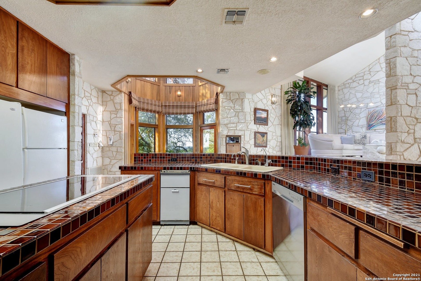 17050 Sunridge Point Helotes, TX 78023 - Photo 21 of 50