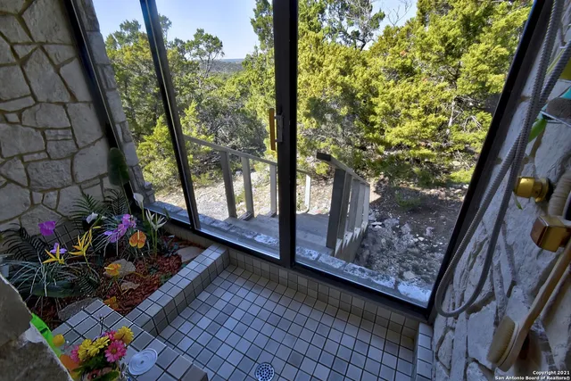 $1,500,000 | 17050 Sunridge Point, Helotes, TX 78023