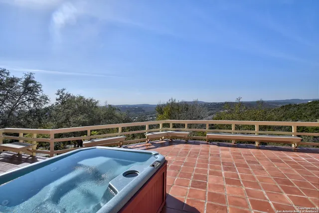 $1,500,000 | 17050 Sunridge Point, Helotes, TX 78023