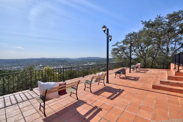 $1,500,000 | 17050 Sunridge Point, Helotes, TX 78023