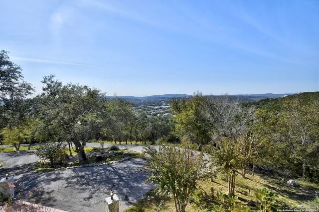 $1,500,000 | 17050 Sunridge Point, Helotes, TX 78023