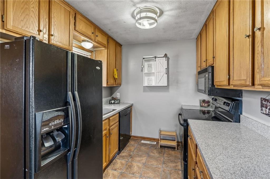 813 South Main Street Liberty, MO 64068 - Photo 7 of 32