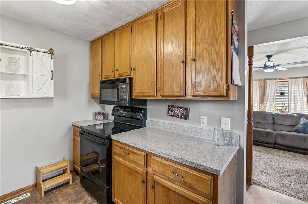 813 South Main Street Liberty, MO 64068 - Photo 8 of 32