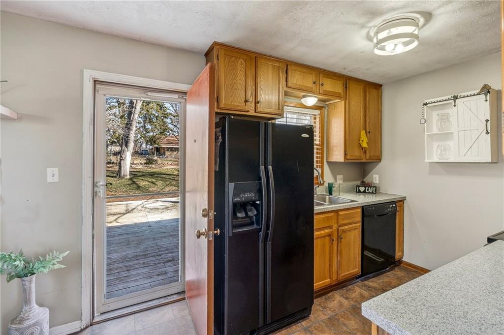 813 South Main Street Liberty, MO 64068 - Photo 9 of 32