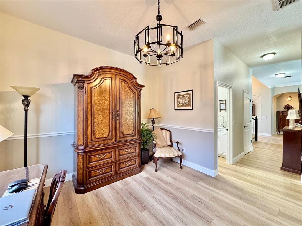 18711 Chaville Road Lutz, FL 33558 - Photo 13 of 72