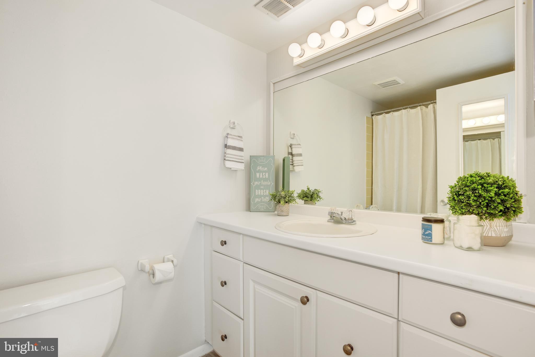 1663 Parkcrest Circle, Unit 5B/200 Reston, VA 20190 - Photo 20 of 30