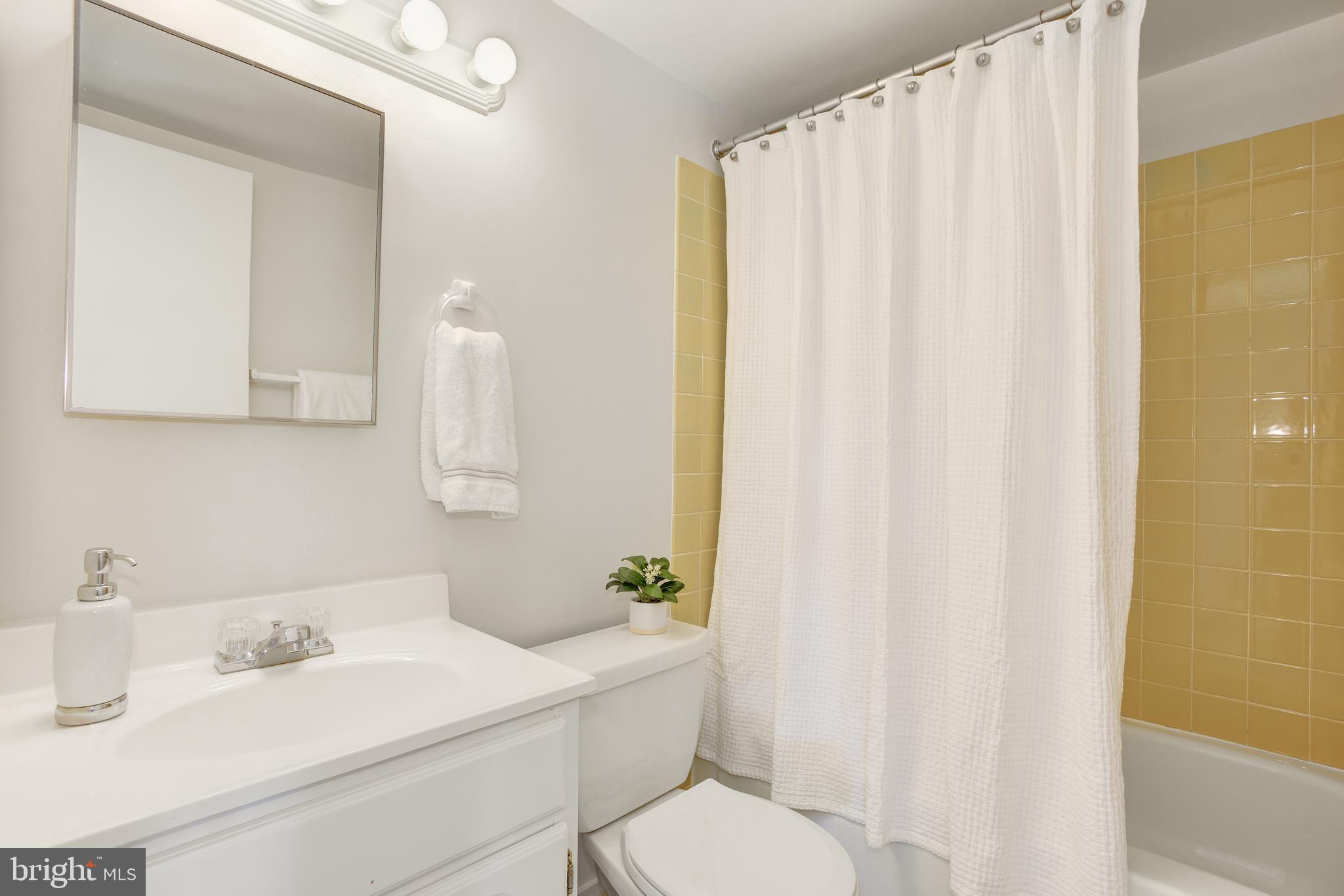 1663 Parkcrest Circle, Unit 5B/200 Reston, VA 20190 - Photo 24 of 30