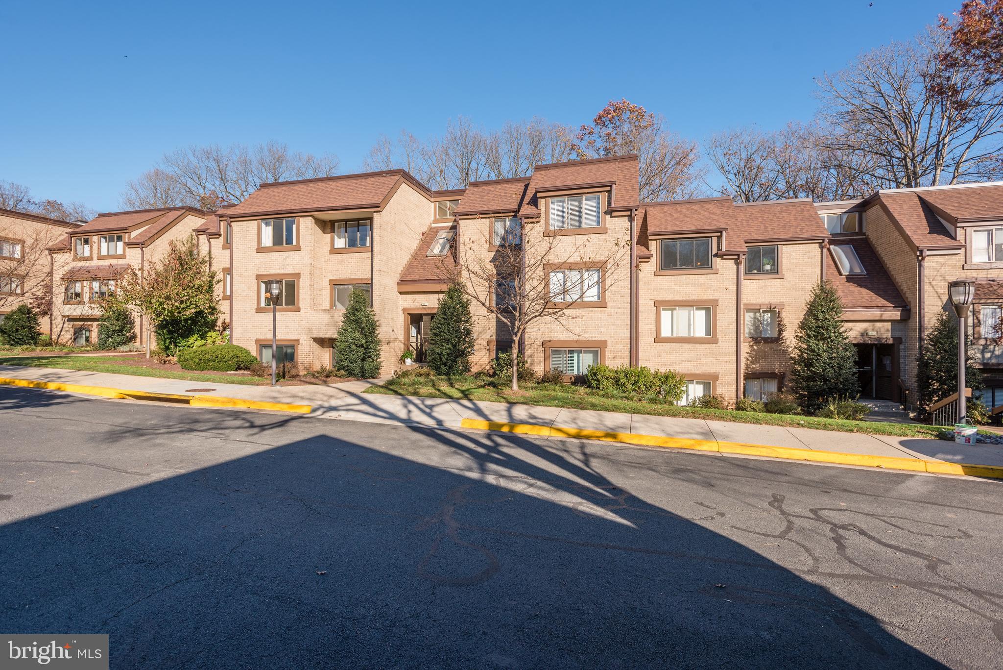 1663 Parkcrest Circle, Unit 5B/200 Reston, VA 20190 - Photo 29 of 30