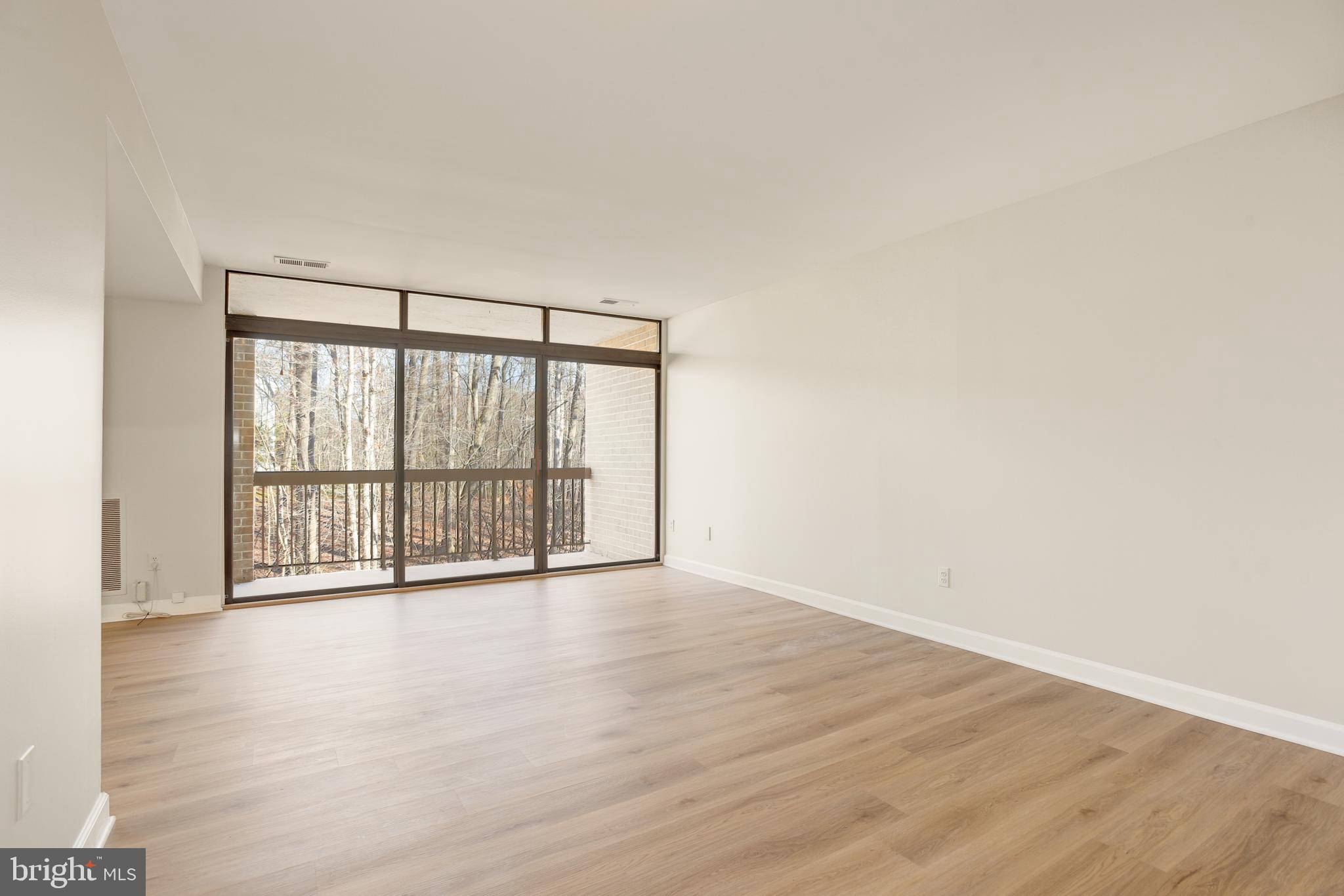 1663 Parkcrest Circle, Unit 5B/200 Reston, VA 20190 - Photo 3 of 30