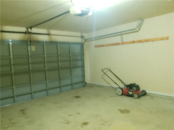 $2,295 | 6009 Suffolk Drive, Corpus Christi, TX 78414