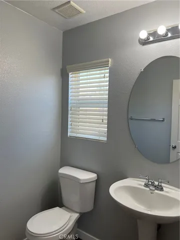 $2,500 | 14465 Gila Bend Court, Adelanto, CA 92301