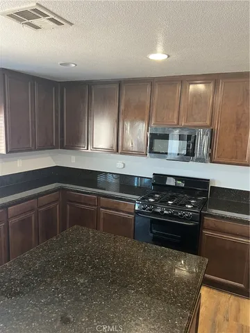 $2,500 | 14465 Gila Bend Court, Adelanto, CA 92301