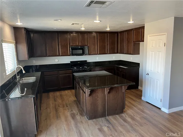 $2,500 | 14465 Gila Bend Court, Adelanto, CA 92301