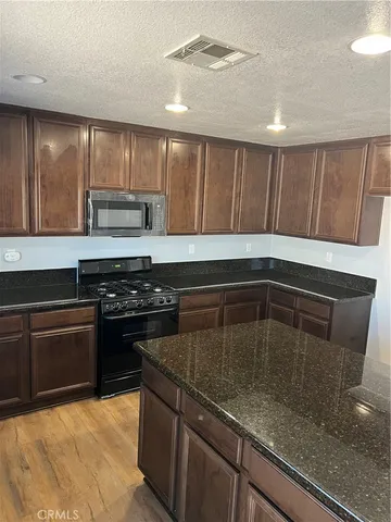 $2,500 | 14465 Gila Bend Court, Adelanto, CA 92301