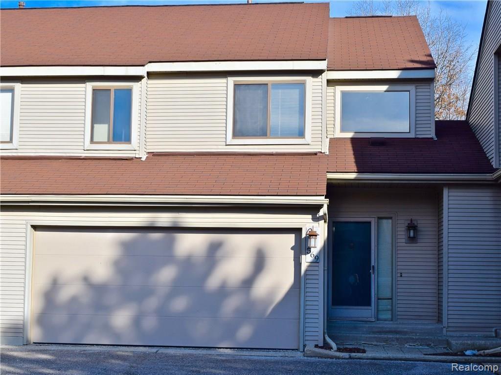 569 Victoria Court, Unit 53 Rochester Hills, MI 48307 - Photo 1 of 28