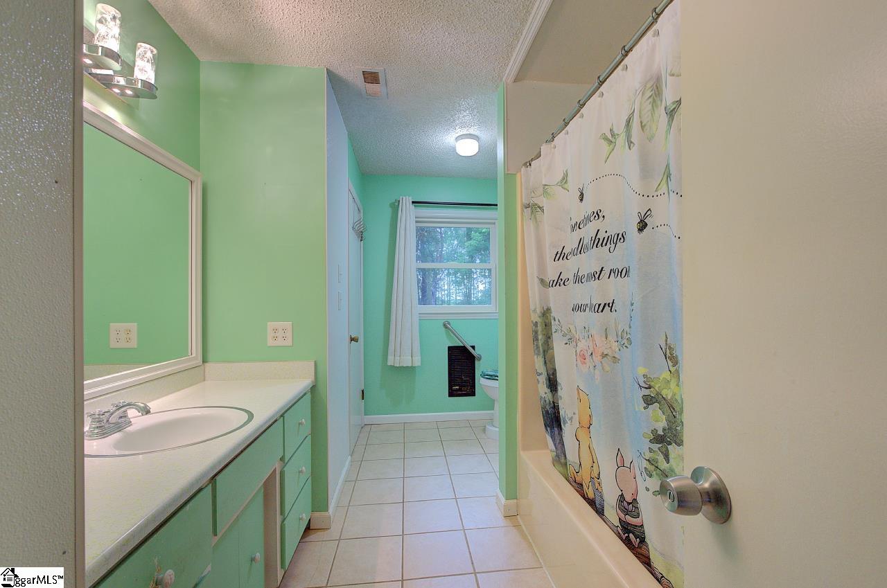 503 Edgewater Road Woodruff, SC 29388 - Photo 20 of 34