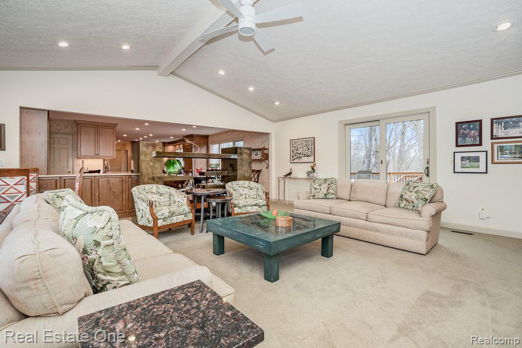1218 Creekview Court Rochester, MI 48306 - Photo 17 of 48 Family Room is OPEN to Kitchen