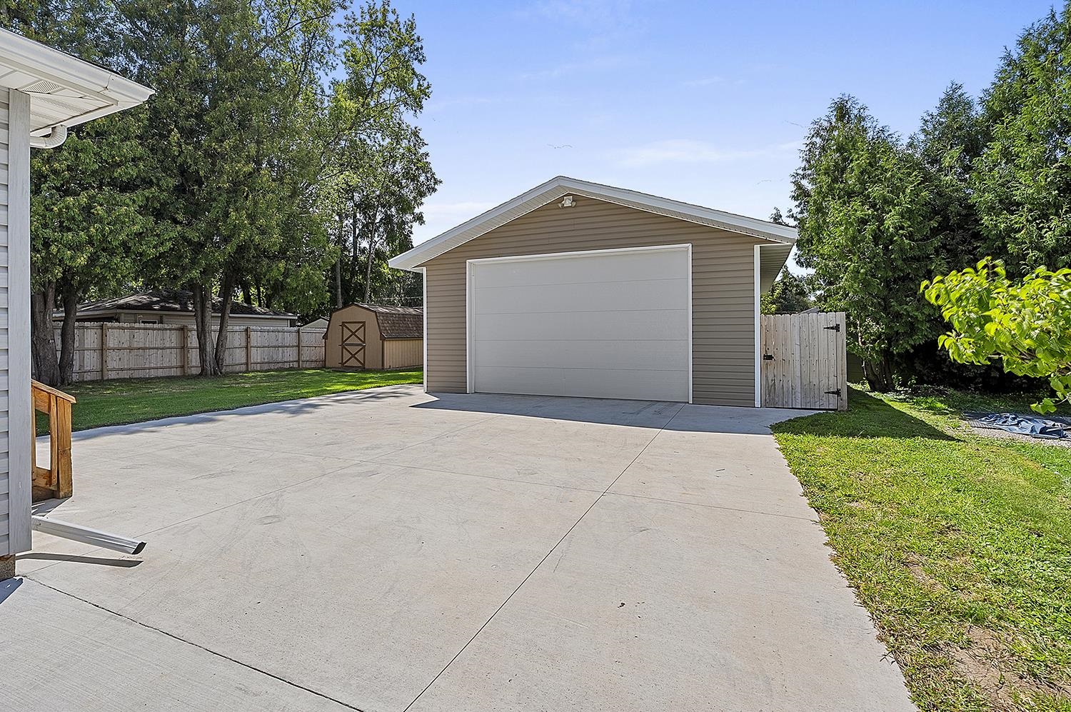 931 Coppens Road Green Bay, WI 54303 - Photo 2 of 41 Gallery Image 2