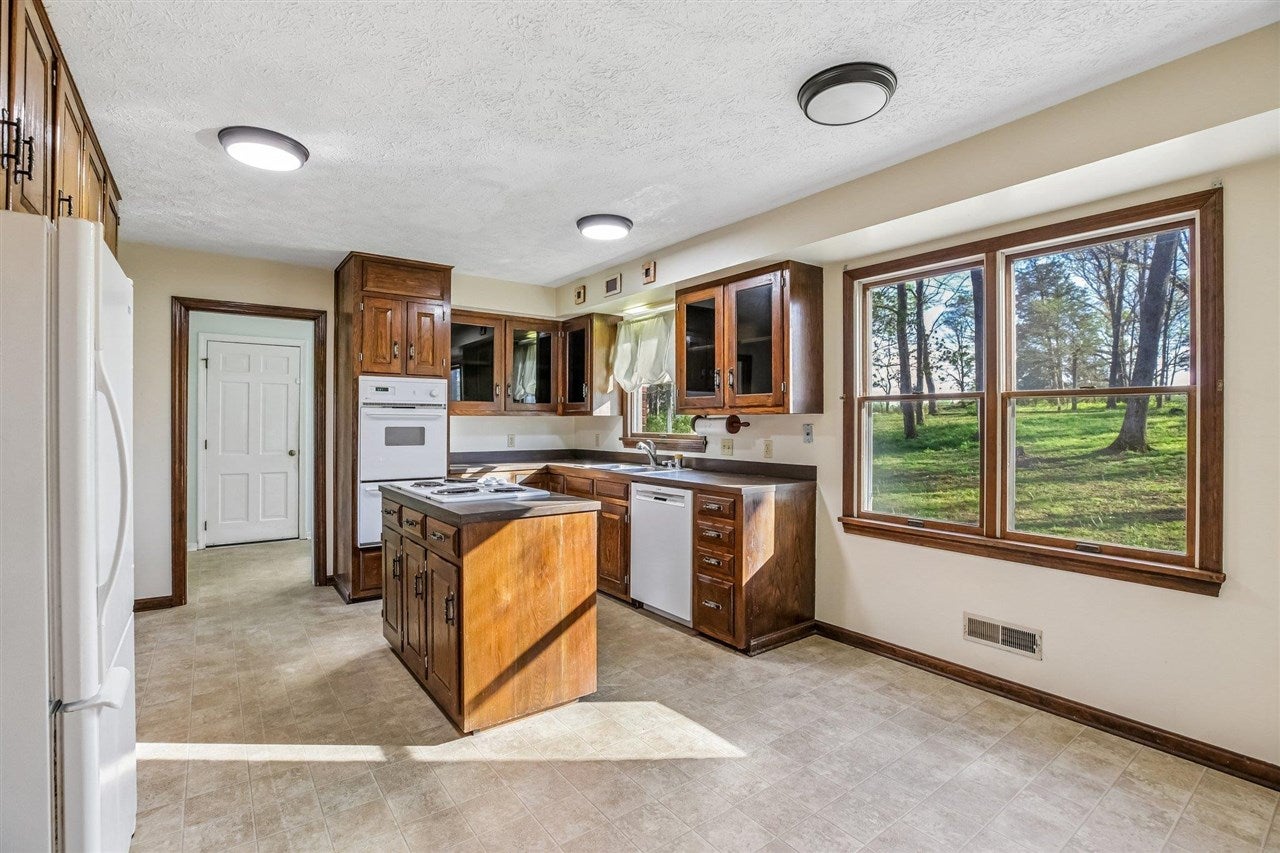 2825 Browning Road Rockfield, KY 42274 - Photo 11 of 31 Gallery Image 11