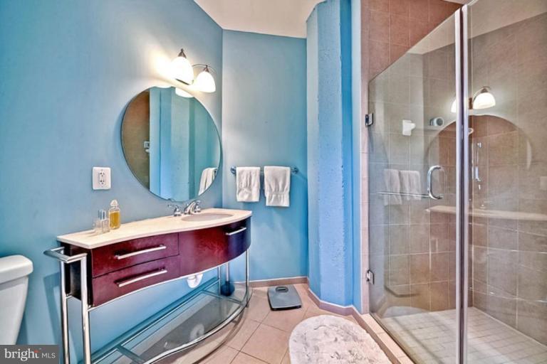 1701 Kalorama Road Northwest, Unit 210 Washington, DC 20009 - Photo 6 of 15 Master Bath