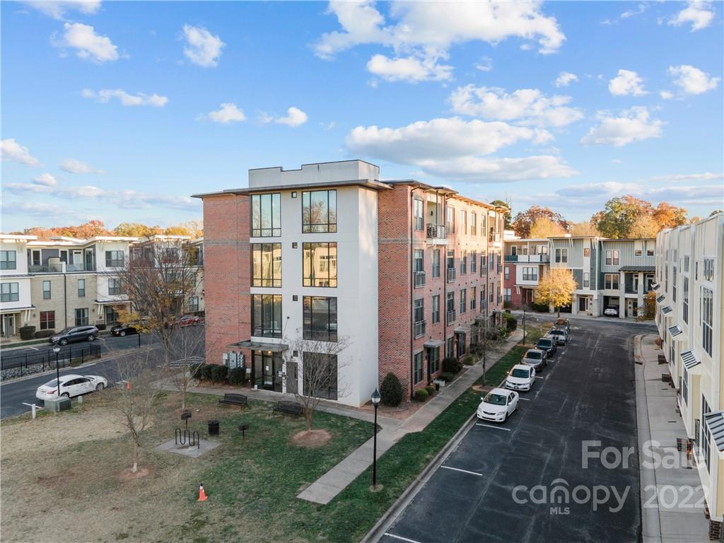 3279 Noda Boulevard Charlotte, NC 28205 - Photo 20 of 20 a view of a large building