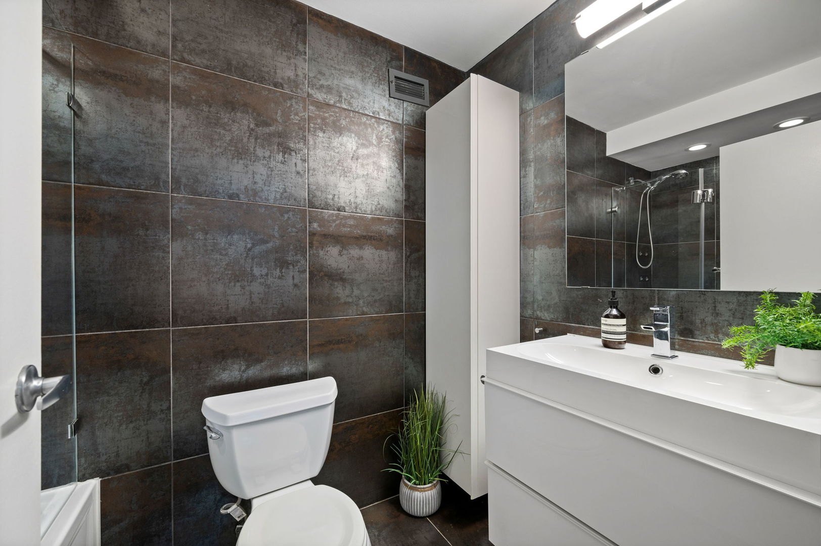 440 North Wabash Avenue, Unit 1406 Chicago, IL 60611 - Photo 14 of 21