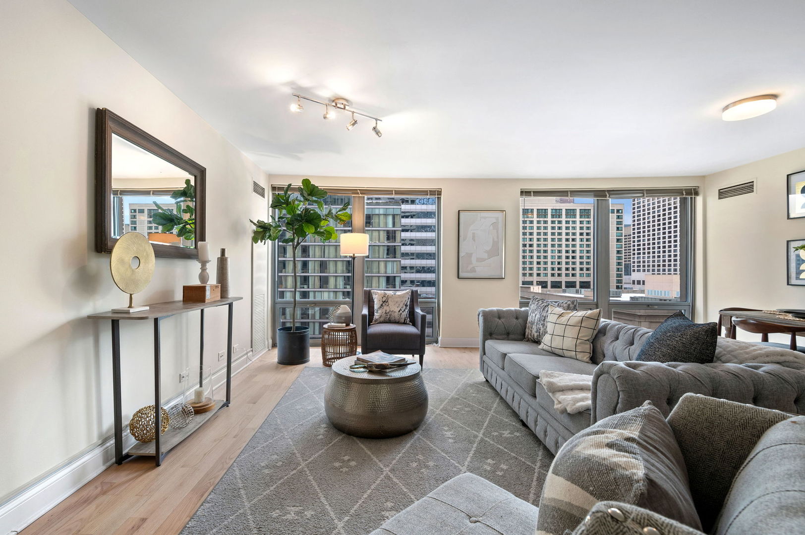 440 North Wabash Avenue, Unit 1406 Chicago, IL 60611 - Photo 4 of 21