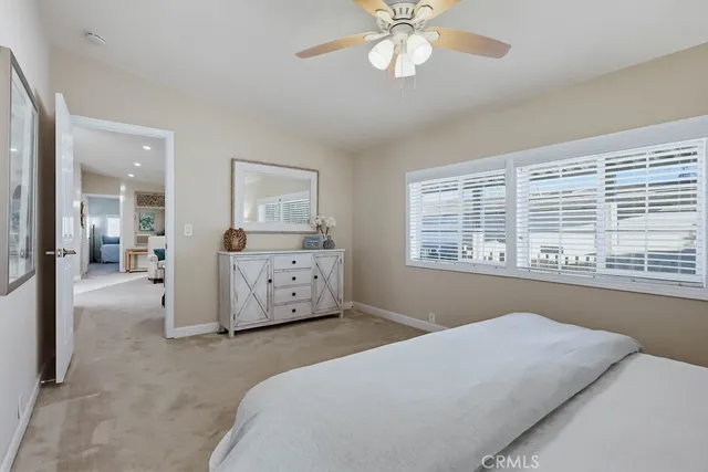 a view of a workspace with furniture and a livingroom