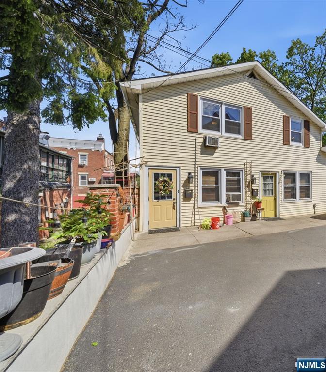 386 Kinderkamack Road Oradell, NJ 07649 - Photo 3 of 18