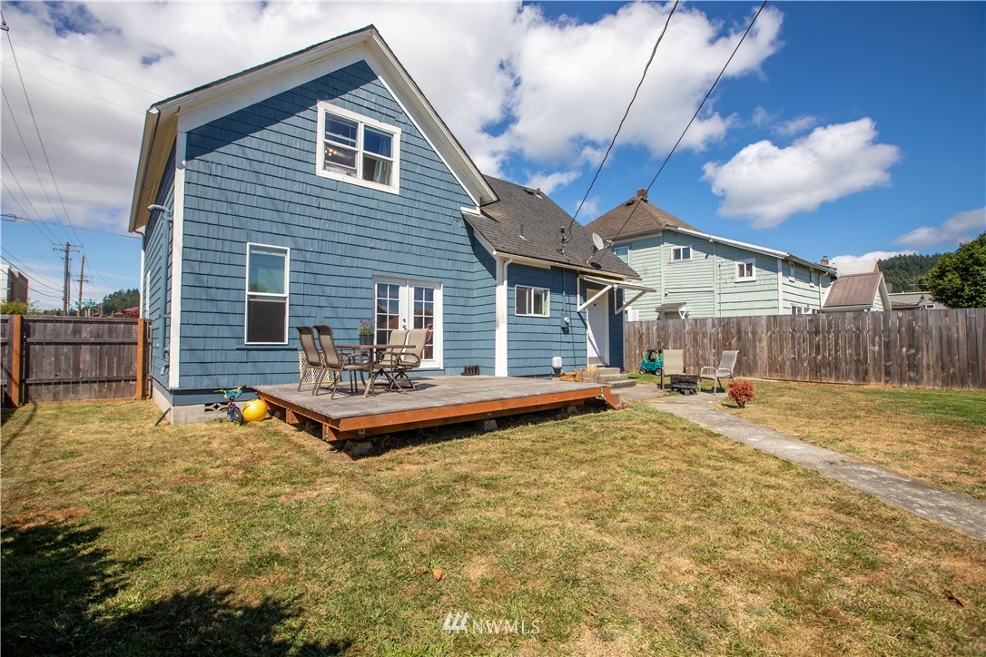 288 Southwest Lewis Street Chehalis, WA 98532 - Photo 3 of 28 Gallery Image 3